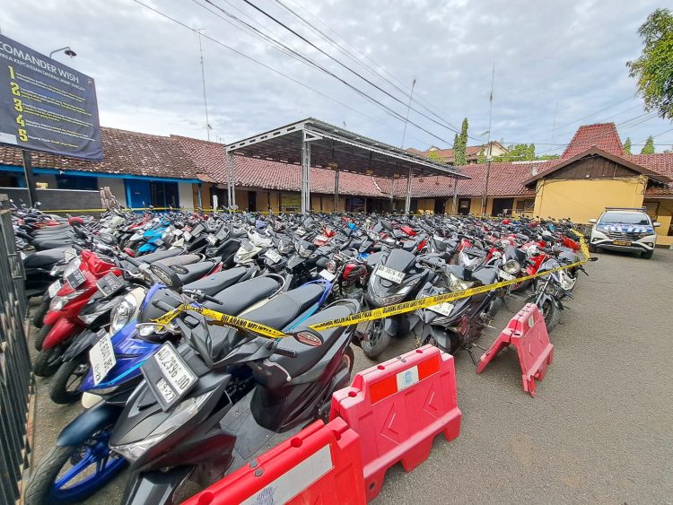 Polres Sragen Tindak Pelaku Balap Liar, Ratusan Motor Diamankan, Penabrak Petugas Bakal Terima Sanksi Tegas Polres Sragen Tindak Pelaku Balap Liar, Ratusan Motor Diamankan, Penabrak Petugas Bakal Terima Sanksi Tegas