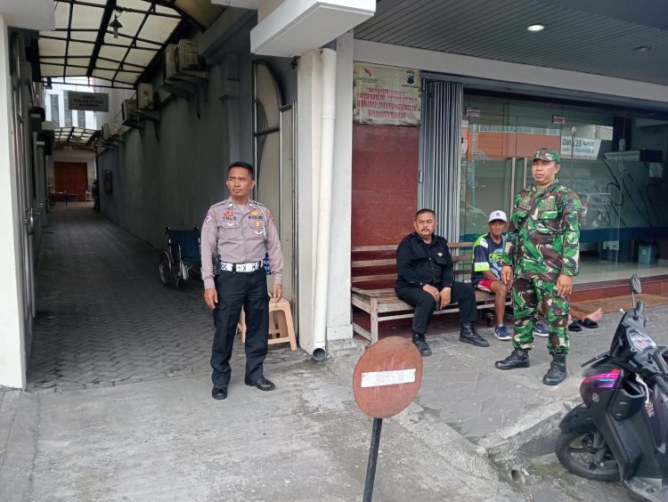 Sambangi Desa Binaan Babinsa Simo Pastikan Wilayahnya Kondusif Sambangi Desa Binaan Babinsa Simo Pastikan Wilayahnya Kondusif