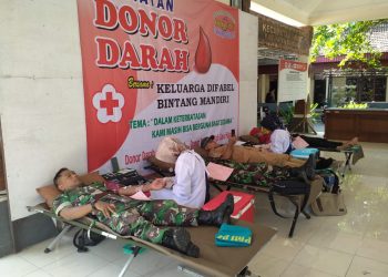 Babinsa Sawit Turut Mendukung Kegiatan Donor Darah Anggota Difabel