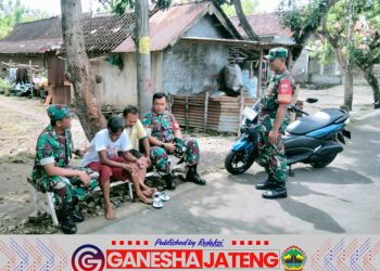 Babinsa Koramil 16/Miri Imbau Peternak Tingkatkan Kebersihan Kandang Cegah PMK