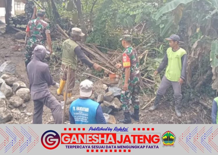 Babinsa Bersama Warga Bangun Talud untuk Cegah Banjir di Desa Jurangjero Babinsa Bersama Warga Bangun Talud untuk Cegah Banjir di Desa Jurangjero