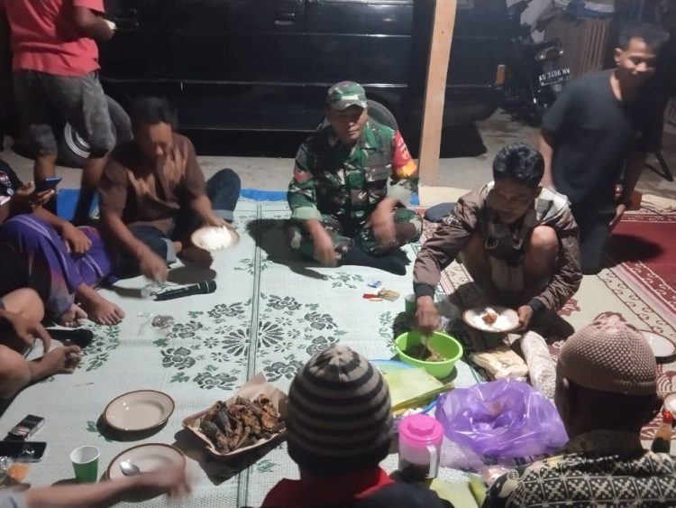 Dekat Dengan Warga Babinsa Keyongan Hadiri Undangan Syukuran