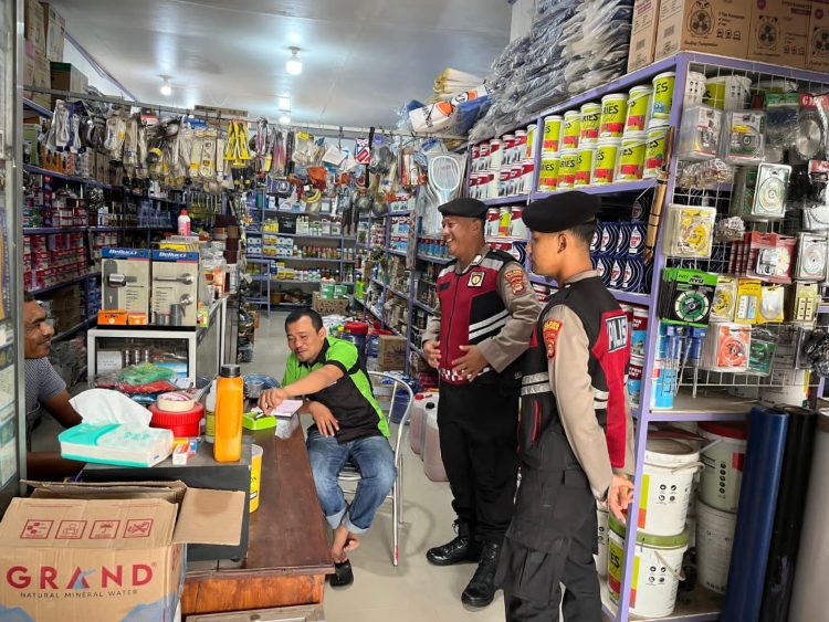 Bhabinkamtibmas Polres Pekalongan Kota, Sosok di Balik Renovasi Musholla Al Barokah Bhabinkamtibmas Polres Pekalongan Kota, Sosok di Balik Renovasi Musholla Al Barokah