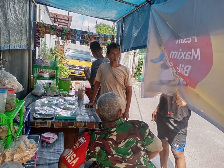 Warung kopi angkringan dijadikan sarana Komsos Babinsa Serengan Warung kopi angkringan dijadikan sarana Komsos Babinsa Serengan