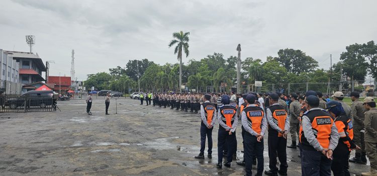 Antisipasi Kerusuhan dan Kriminalitas Aparat Gabungan Polresta Pati dan TNI Amankan Laga Persipa Pati VS Rans Nusantara