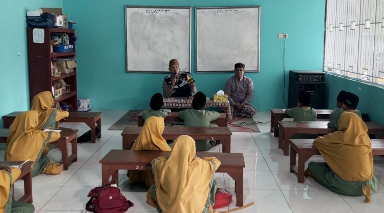 Di Pati, Ada Aipda Hartono: Kelola TPQ dan Bantu Warga Kurang Mampu Di Pati, Ada Aipda Hartono: Kelola TPQ dan Bantu Warga Kurang Mampu