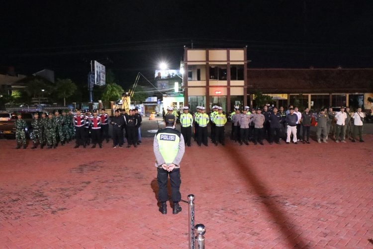 Pimpin Patroli Skala Besar, Kapolres Jepara : Wujud Sinergi Demi Keamanan Bersama Pimpin Patroli Skala Besar, Kapolres Jepara : Wujud Sinergi Demi Keamanan Bersama