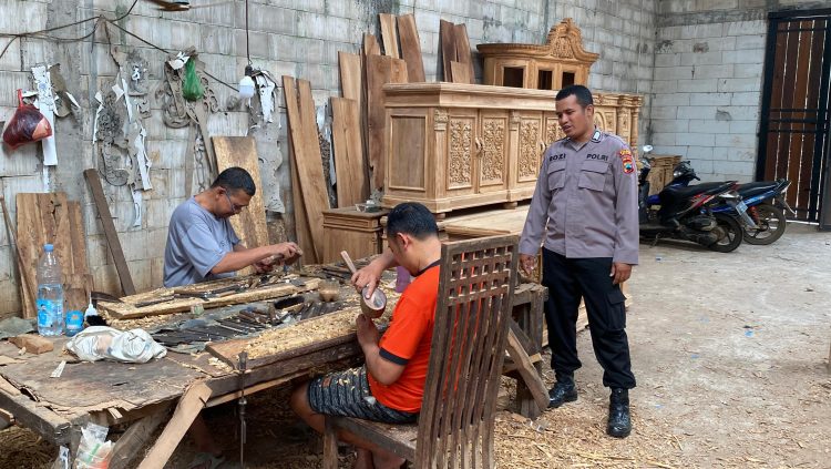 Buka Peluang, Kurangi Pengangguran; Peran Bripka Fahrur Rozi Tingkatkan Kesejahteraan Masyarakat Buka Peluang, Kurangi Pengangguran; Peran Bripka  Fahrur Rozi Tingkatkan Kesejahteraan Masyarakat