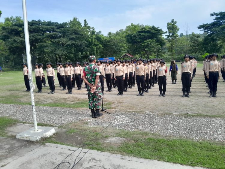 Koramil Gemolong Berikan Pelatihan Kedisiplinan dan Pembinaan Karakter kepada Siswi Siswi SMK Sakti Koramil Gemolong Berikan Pelatihan Kedisiplinan dan Pembinaan Karakter kepada Siswi Siswi SMK Sakti
