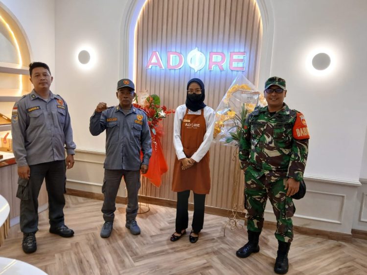 Tingkatkan rasa aman dan nyaman, piket Koramil 03/Serengan bersama Linmas patroli wilayah Tingkatkan rasa aman dan nyaman, piket Koramil 03/Serengan bersama Linmas  patroli wilayah