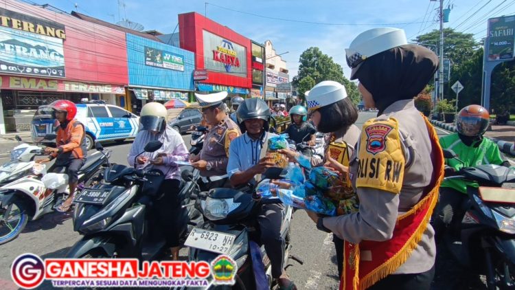 Operasi Keselamatan Candi 2025, Satlantas Polres Purbalingga Beri Hadiah Pengendara Tertib Operasi Keselamatan Candi 2025, Satlantas Polres Purbalingga Beri Hadiah Pengendara Tertib
