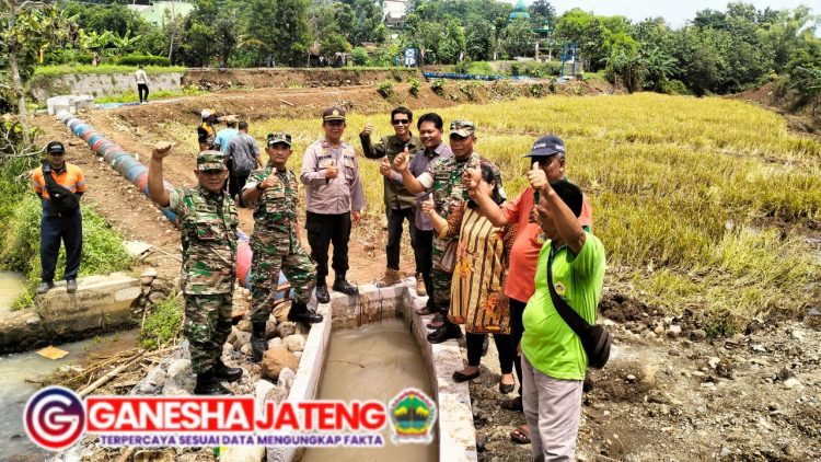 740 Petani Ds. Tunggul bisa kembali tersenyum, Saluran air di resmikan hari ini 740 Petani Ds. Tunggul bisa kembali tersenyum, Saluran air di resmikan hari ini