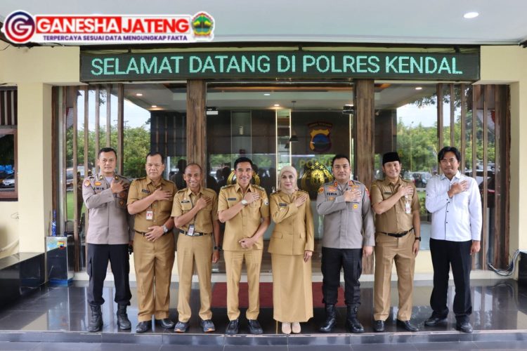 Silaturahmi Bupati dan Kapolres Kendal Bahas Keamanan dan Ketertiban Wilayah Silaturahmi Bupati dan Kapolres Kendal Bahas Keamanan dan Ketertiban Wilayah