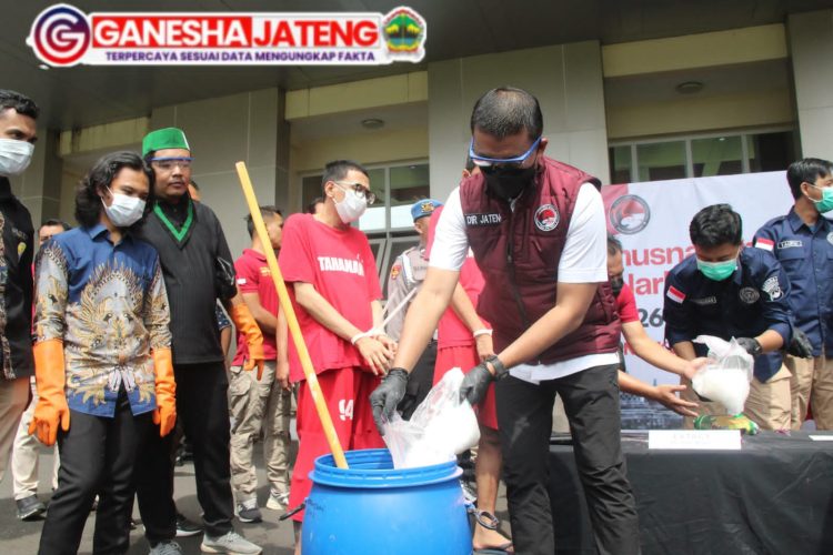 Dua Bulan, Dua Kasus Besar Terungkap: Polda Jateng Sita dan Musnahkan 26 Kg Sabu dan 10 Ribu Pil Ekstasi Dua Bulan, Dua Kasus Besar Terungkap: Polda Jateng Sita dan Musnahkan 26 Kg Sabu dan 10 Ribu Pil Ekstasi