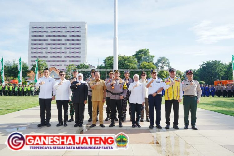 Kapolri Pimpin Apel Gelar Pasukan Operasi Ketupat 2025 di Surabaya Kapolri Pimpin Apel Gelar Pasukan Operasi Ketupat 2025 di Surabaya