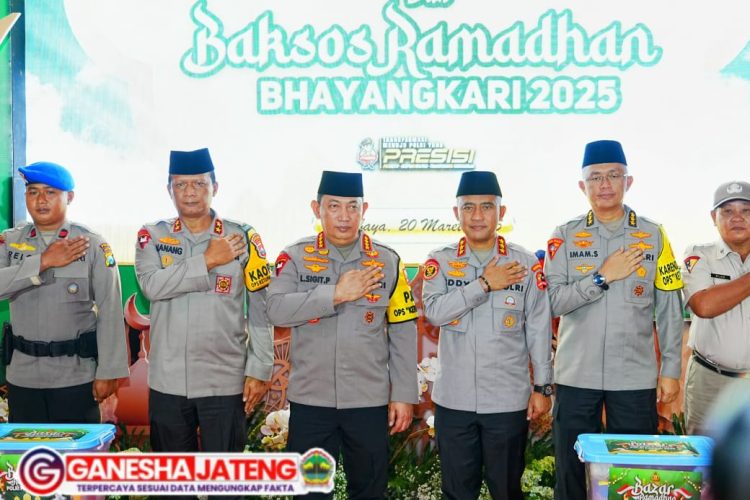 Kapolri Hadiri Bazar Ramadan Polri Presisi dan Baksos di Surabaya Kapolri Hadiri Bazar Ramadan Polri Presisi dan Baksos di Surabaya