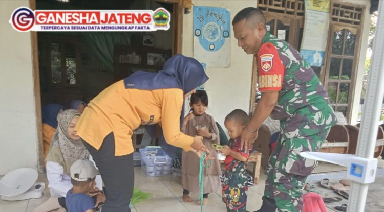 Babinsa Simo Aktif Turut Tingkatkan Kesehatan Ibu dan Anak Babinsa Simo Aktif Turut Tingkatkan Kesehatan Ibu dan Anak