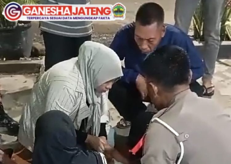 Sigap! Petugas Pos Pam Brebes Selamatkan Balita Kejang di Dalam Bus Sigap! Petugas Pos Pam Brebes Selamatkan Balita Kejang di Dalam Bus