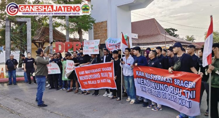 Ratusan pemuda Sragen nyatakan dukung RUU TNI