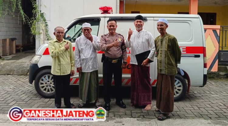 Aiptu Mariyanto Anggota Polsek Jebres Hibahkan Mobil Ambulance Untuk Warga Dikampung Halaman Aiptu Mariyanto Anggota Polsek Jebres Hibahkan Mobil Ambulance Untuk Warga Dikampung Halaman