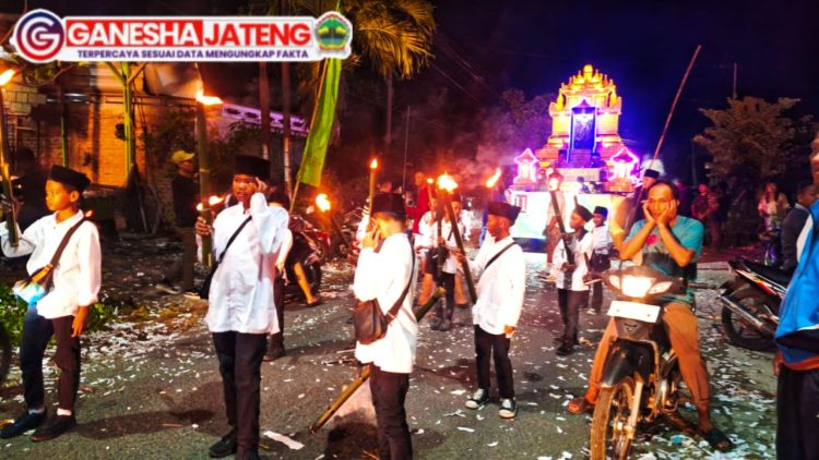 Festival Takbir Keliling Menyambut Datangnya Idul fitri Pukau Ratusan Warga