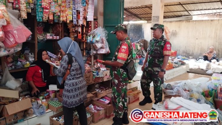 Babinsa Pantau Harga Sembako Pasca Lebaran, Pastikan Stabilitas Harga dan Ketersediaan