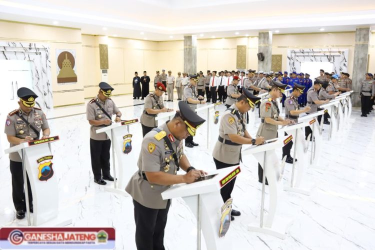 Pesan Kapolda Jateng Saat Pimpin Sertijab; Kendalikan Anggota dan Penuhi Harapan Masyarakat