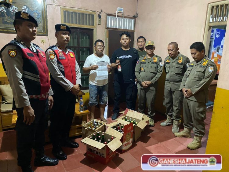 Berawal dari Laporan Warga, Polisi Ungkap Peredaran Miras di Kroya Berawal dari Laporan Warga, Polisi Ungkap Peredaran Miras di Kroya