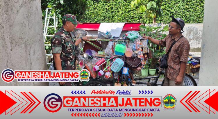 Implementasikan Wanwil, Babinsa Danukusuman Motivasi Pelaku UMKM Pedagang Alat Perabot Rumah Tangga