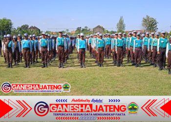 Babinsa Bekali Wasbang dan PBB Kepada Siswa Siswi SMKN I Miri