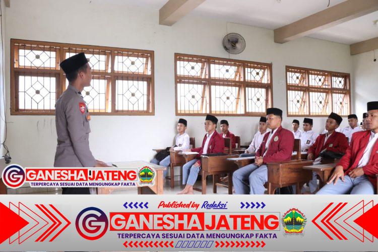 Bripda Najib, Polisi Muda Jepara Ini Dedikasikan Ilmu Agama di Pesantren Bripda Najib, Polisi Muda Jepara Ini Dedikasikan Ilmu Agama di Pesantren