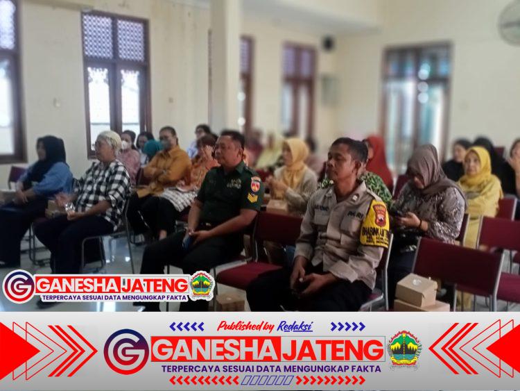 Ciptakan Lingkungan Yang Bersih & Sehat Babinsa Kemlayan Hadiri Sosialisasi Bank Sampah.