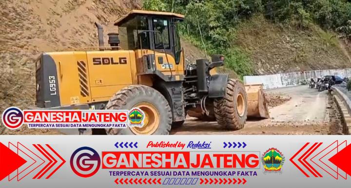 Longsor di Jalur Piket Nol KM 55, Kapolsek Candipuro Imbau Pengguna Jalan Waspada Longsor di Jalur Piket Nol KM 55, Kapolsek Candipuro Imbau Pengguna Jalan Waspada