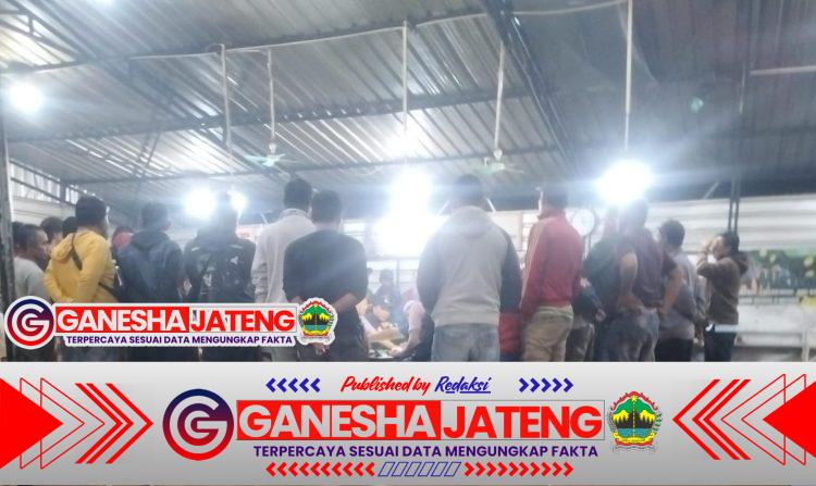 Praktik Judi Dadu Kopyok dan Dingdong Marak di Bawen, Diduga Dibekingi Oknum Anggota “Serasa Kebal Hukum”, Polres Semarang Diminta Tegas Praktik Judi Dadu Kopyok dan Dingdong Marak di Bawen, Diduga Dibekingi Oknum Anggota “Serasa Kebal Hukum”, Polres Semarang Diminta Tegas