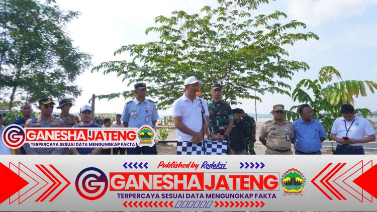 Bupati dan Dandim Boyolali Tebar Benih Ikan dan Tanam Pohon di Waduk Cengklik Bupati dan Dandim Boyolali Tebar Benih Ikan dan Tanam Pohon di Waduk Cengklik