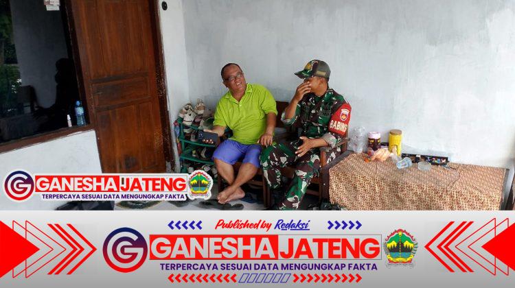 Eratkan Silaturahmi, Serda Ichsan Komsos Bersama Ketua RT di Serengan Eratkan Silaturahmi, Serda Ichsan Komsos Bersama Ketua RT di Serengan