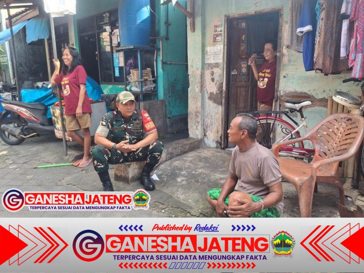 Serda Tito Jalin Komsos, Wujud Nyata Kearifan dan Kedekatan Babinsa dengan Warga Serda Tito Jalin Komsos, Wujud Nyata Kearifan dan Kedekatan Babinsa dengan Warga