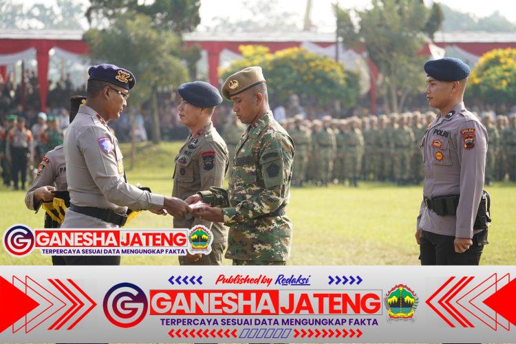 UPACARA PENUTUPAN PENDIDIKAN DASAR MILITER DAN PELATIHAN MANAJERIAL SERTA PENETAPAN KOMCAD SPPI BATCH 3 TA. 2025 DI SPN POLDA JATENG UPACARA PENUTUPAN PENDIDIKAN DASAR MILITER DAN PELATIHAN MANAJERIAL SERTA PENETAPAN KOMCAD SPPI BATCH 3 TA. 2025 DI SPN POLDA JATENG