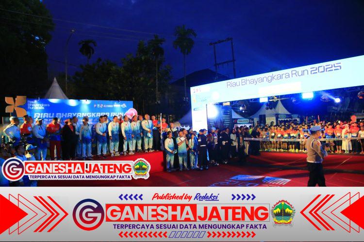 Kapolri Flag Off Riau Bhayangkara Run 2025