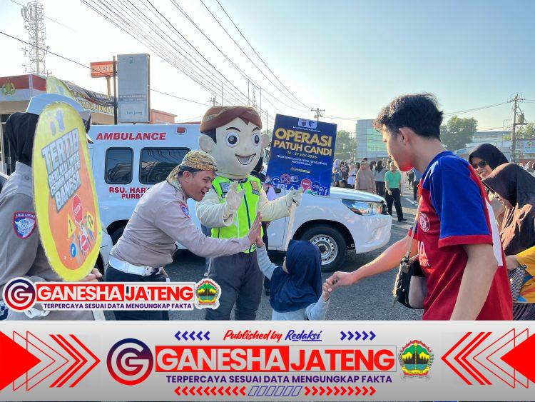 Satlantas Polres Purbalingga Hadirkan Badut, Sosialisasikan Tertib Lalu Lintas saat CFD