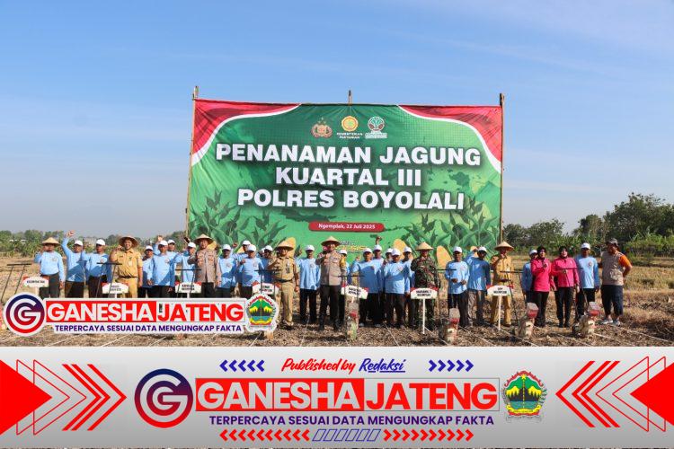 Kapolres Boyolali Pimpin Langsung Penanaman Jagung Kuartal III Dukung Program Ketahanan Pangan di Wilayah Giriroto Kapolres Boyolali Pimpin Langsung Penanaman Jagung Kuartal III Dukung Program Ketahanan Pangan di Wilayah Giriroto