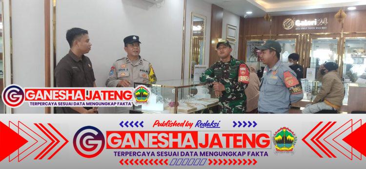 Ciptakan Kondusifitas Wilayah, Babinsa dan Bhabinkamtibmas Serengan Gelar Patroli Siang Ciptakan Kondusifitas Wilayah, Babinsa dan Bhabinkamtibmas Serengan Gelar Patroli Siang
