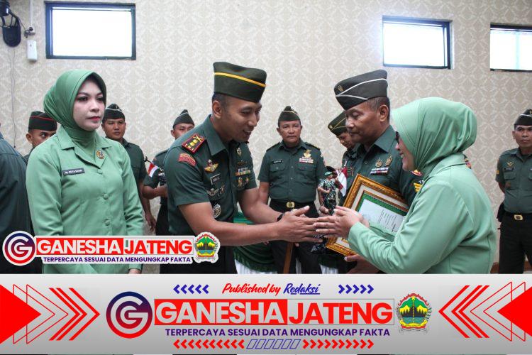 Dandim Boyolali Pimpin Tradisi Purna Tugas, Beri Penghargaan Pada Prajurit Yang Mengabdi Dandim Boyolali Pimpin Tradisi Purna Tugas, Beri Penghargaan Pada Prajurit Yang Mengabdi