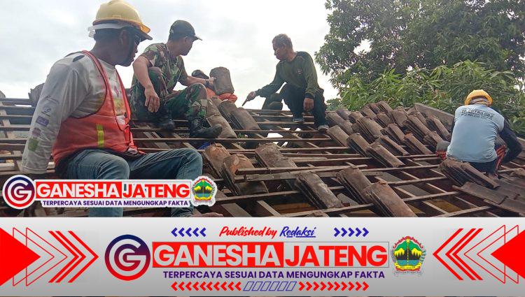 Semangat Satgas TMMD Kodim 0735/Surakarta, Renovasi RTLH Milik Warga Terus Dikebut