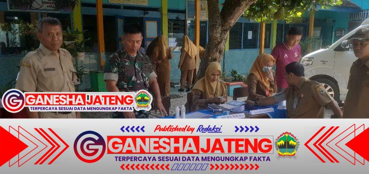Batuud Koramil Tangen Dampingi Imunisasi di SDN 2 Dukuh Sragen Batuud Koramil Tangen Dampingi Imunisasi di SDN 2 Dukuh Sragen