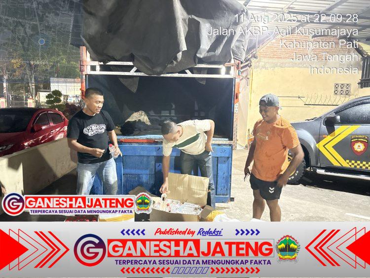 Sat Samapta Polresta Pati Amankan 102 Botol Arak dan 4 Jerigen Miras, Upaya Preventif Jelang Aksi 13 Agustus Sat Samapta Polresta Pati Amankan 102 Botol Arak dan 4 Jerigen Miras, Upaya Preventif Jelang Aksi 13 Agustus