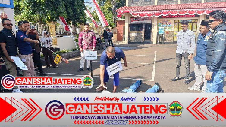 Polres Purbalingga Gelar Reka Ulang Kasus Pembunuhan yang Terjadi di Baleraksa Polres Purbalingga Gelar Reka Ulang Kasus Pembunuhan yang Terjadi di Baleraksa