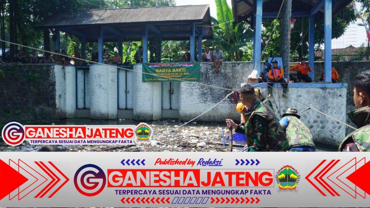 Peringati HUT RI Ke-80, Satgas TMMD Reguler Ke-125 Kodim 0735/Surakarta Gelar Karya Bakti Pembersihan Sungai Peringati HUT RI Ke-80, Satgas TMMD Reguler Ke-125 Kodim 0735/Surakarta Gelar Karya Bakti Pembersihan Sungai