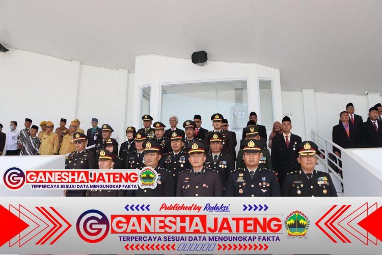 Kapolres Wonogiri Hadiri Upacara HUT RI ke-80, Teguhkan Semangat Persatuan Kapolres Wonogiri Hadiri Upacara HUT RI ke-80, Teguhkan Semangat Persatuan