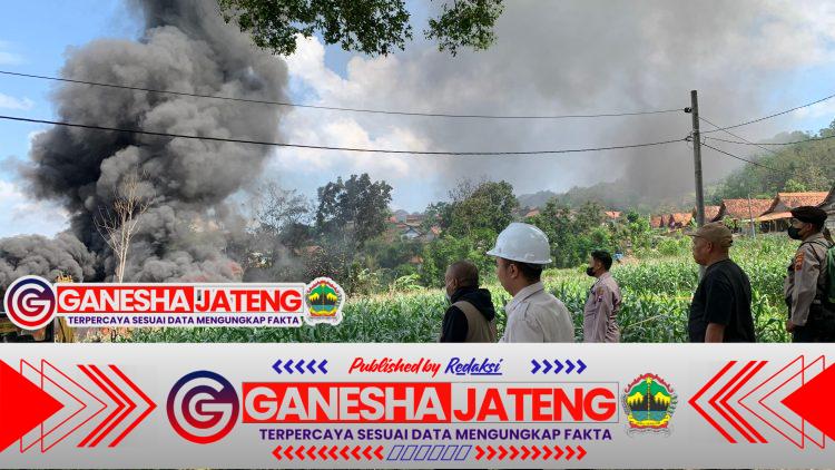 Tiga Orang Tewas dan Dua Luka-luka dalam Kebakaran Sumur Minyak di Blora Tiga Orang Tewas dan Dua Luka-luka dalam Kebakaran Sumur Minyak di Blora